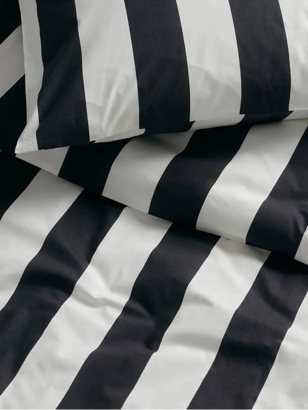 Black and White Striped Duvet Cover Set - Full/Queen